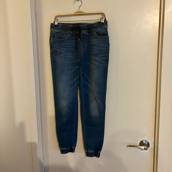 Jogging Style Jeans - Picture 1 of 6